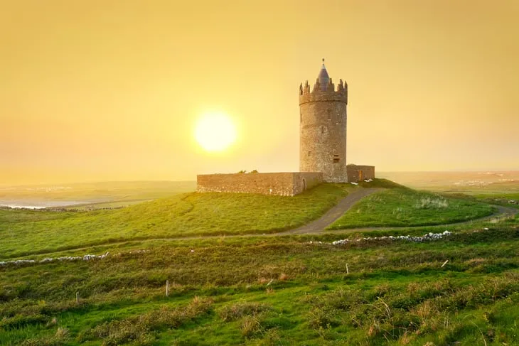 Doonagore Castle