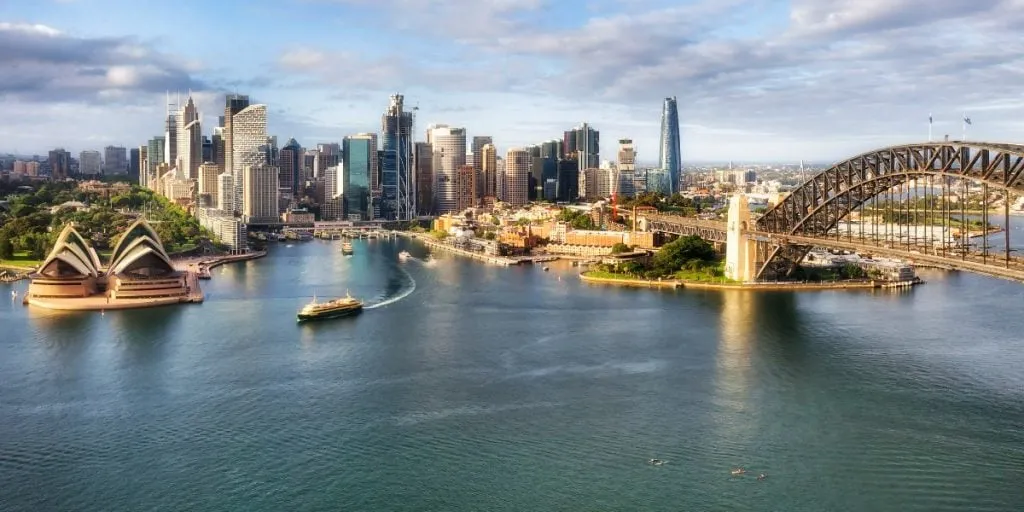 Waterfront architectural landmarks of Sydney Harbour